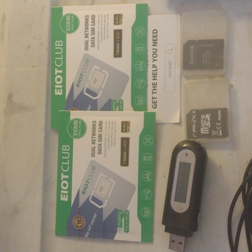 Electronics and Accessories Bundle - Picture 2 of 6